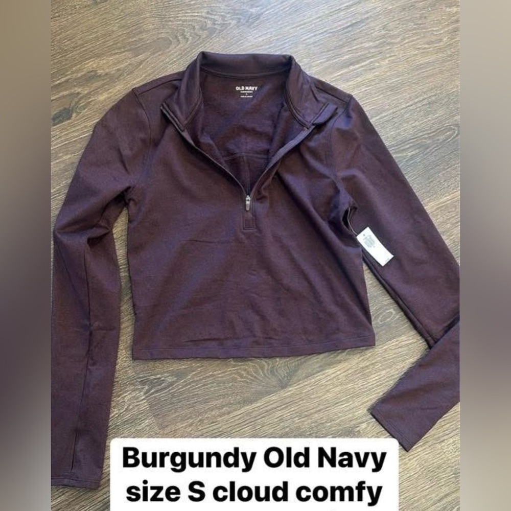 Old navy women’s size small burgundy cloud comfy pullover new with tags